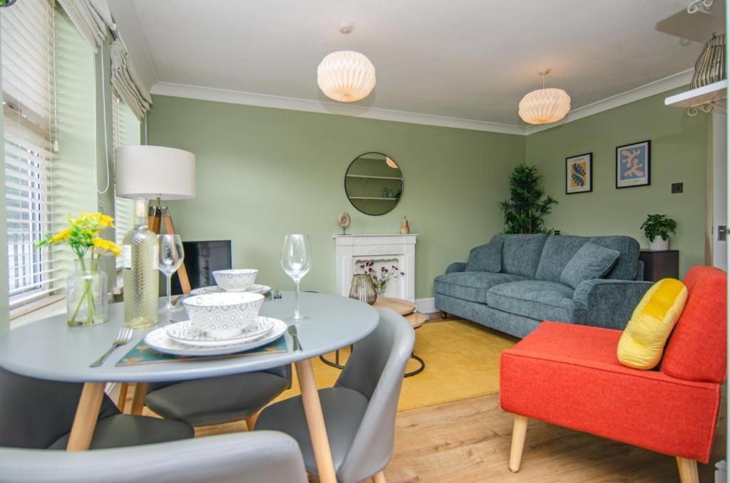 Cosy Lichfield Apartment Exterior foto